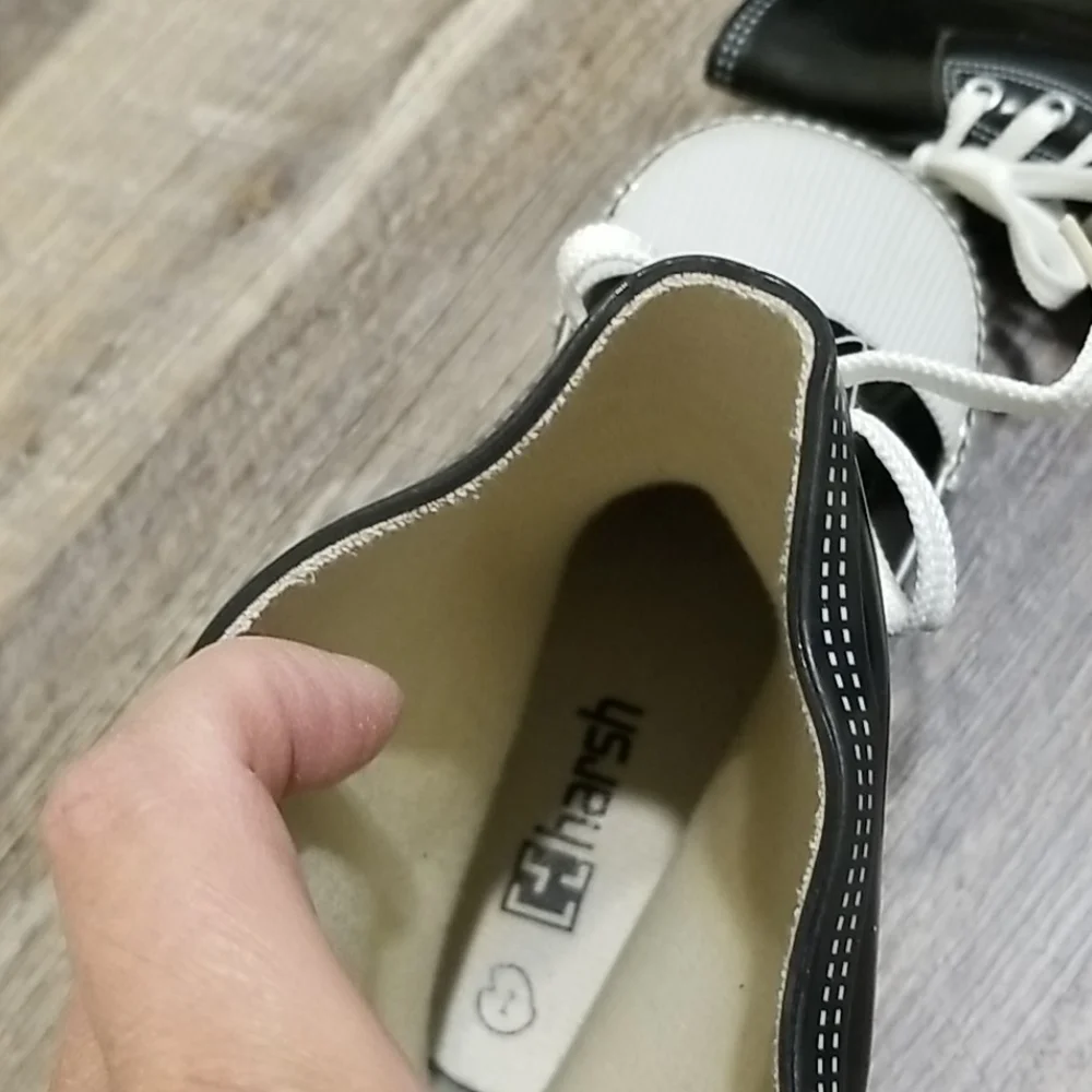Harsh skate rainboots